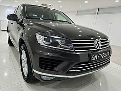 Volkswagen Touareg 3.6 V6 FSI AT Sunroof 2016 Brown Rear Entertainment